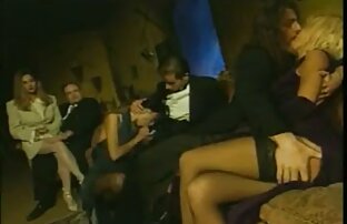 Mann steigt reife deutsche frauen beim sex aus dem Telefon, während ihre Freundin Meerrettich tanzt